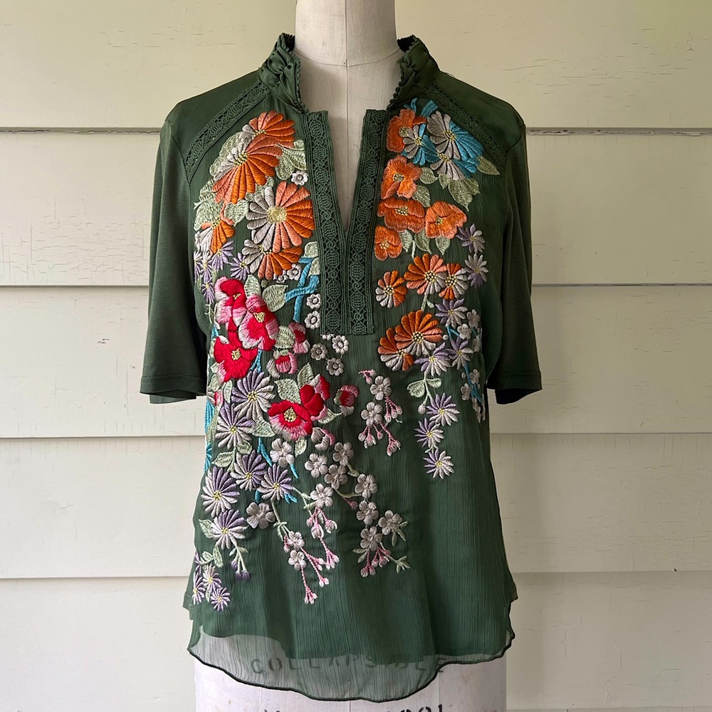 Tiny Anthropologie Eliana Embroidered Half Sleeve Top